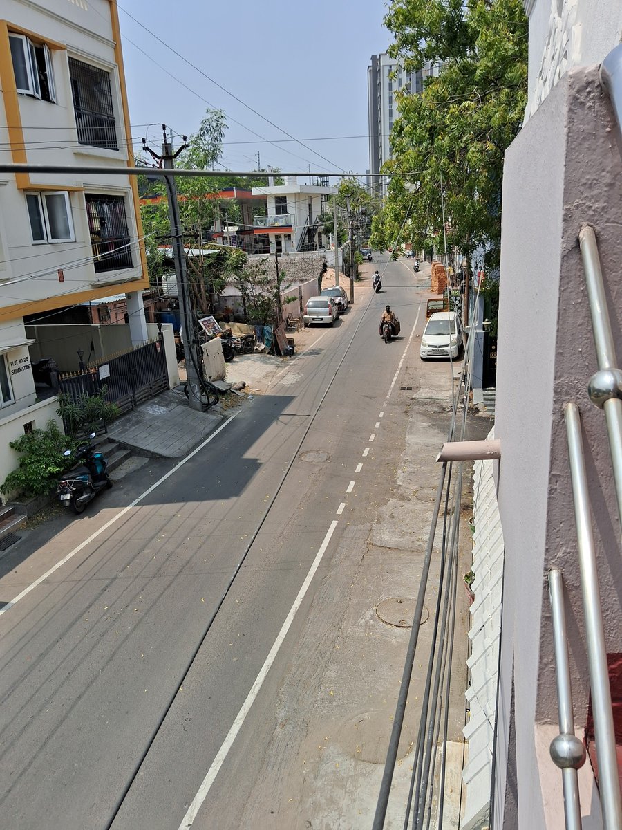 ajm0750's tweet photo. @chennaicorp Repeat of my tweet (2 Mar): No speed breakers on Balaji Nagar 13th St (continues as Sairam St &amp; Rajaram St). Busy stretch used by office-goers &amp; students; vehicles speed dangerously. Nearby lanes have them. Kindly install urgently to prevent accidents. https://t.co/e4HJJsPNUq