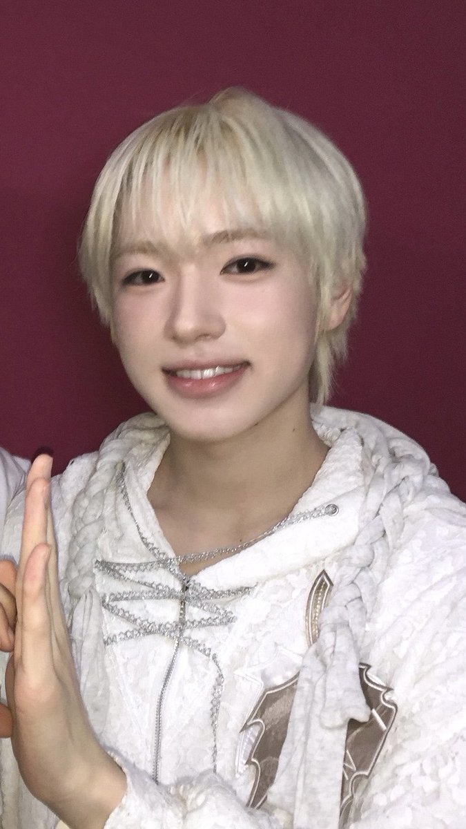 로쿠 tweet media