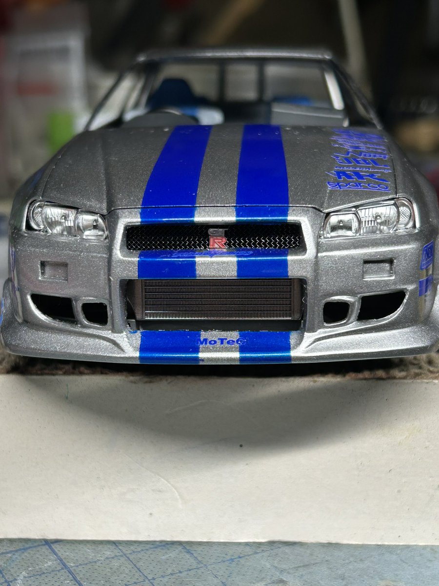 suiseirtamago's tweet photo. 1/24 NISSAN SKYLINE GT-R (R34) 【Fast&Furious】 #USCP
フロントグリルにメッシュを貼り、ディテールアップパーツより「GTR」
を拝借。 https://t.co/NY3JaSsPk0