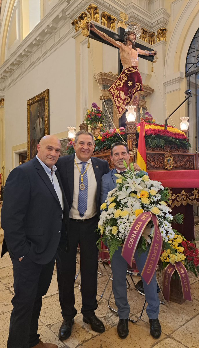 SSepulcroValde's tweet photo. Miembros de nuestra Junta Directiva acompañaron ayer día 1 de mayo a la Hermandad del Cristo de la Agonía en su salida procesional con motivo de su día de Hermandad. https://t.co/URefhhY1tc