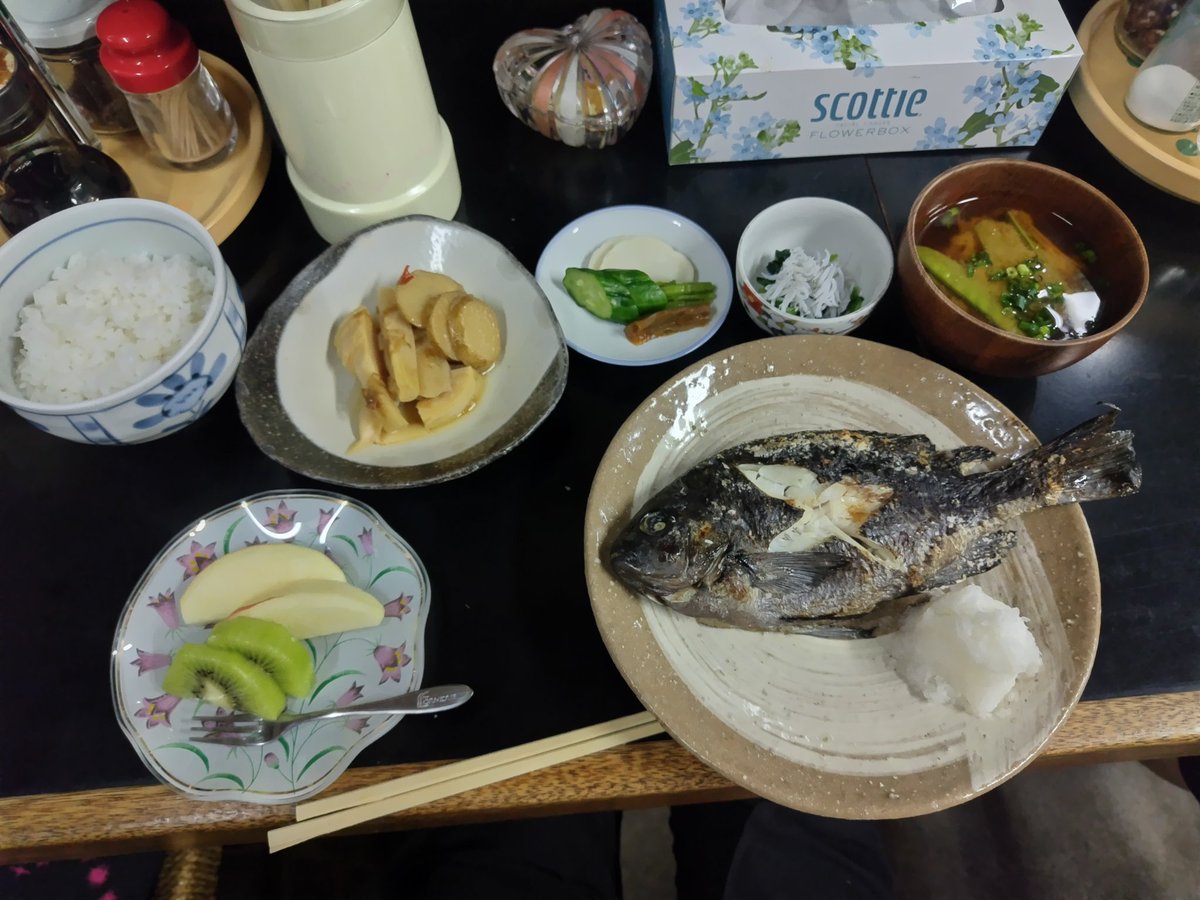 nYuuOuuNHXSNhAc's tweet photo. 袖ケ浦市😍おびつ川食堂😍メジナ焼の定食😍 https://t.co/fvotopHaCo