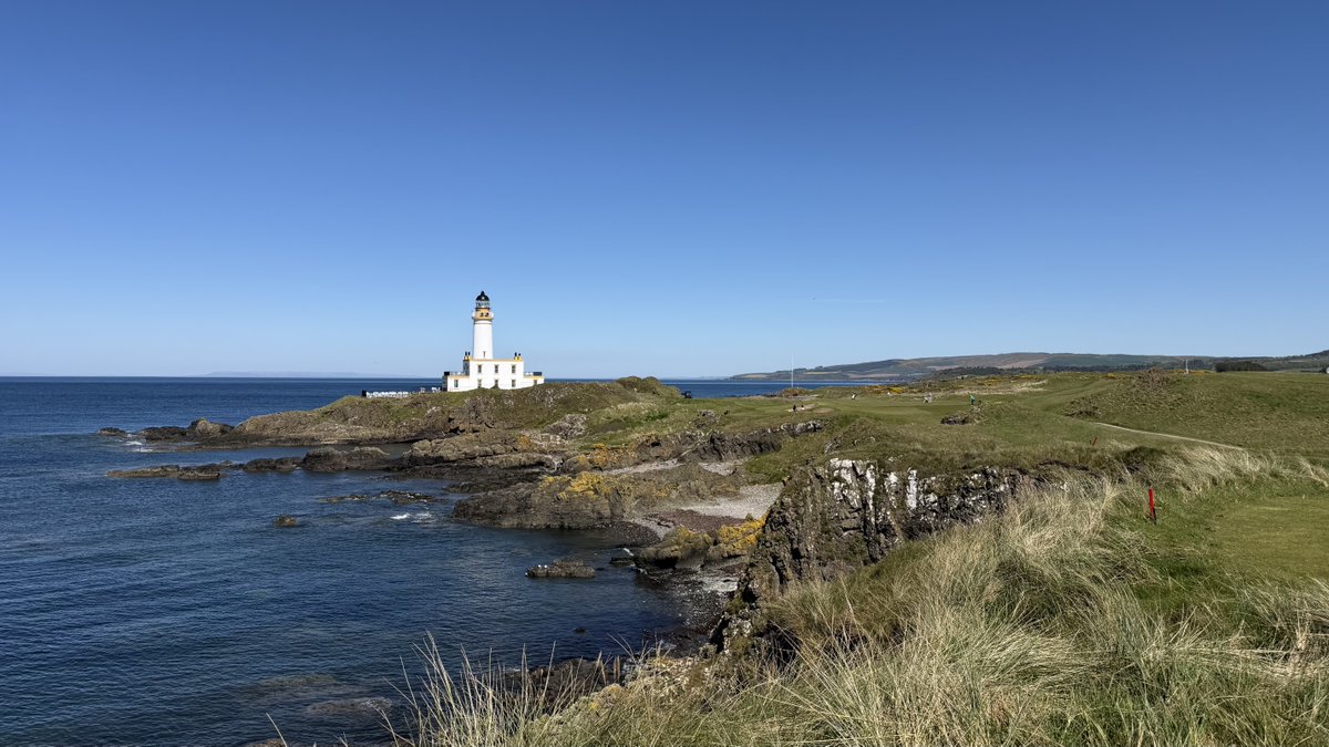 EwanO's tweet photo. A real treat to be playing the Ailsa Course on Thursday. A stunning location and glorious weather - shorts and a short-sleeved shirt….in Scotland…in April! #Golf #Turnberry https://t.co/BdG5ZxcCLE