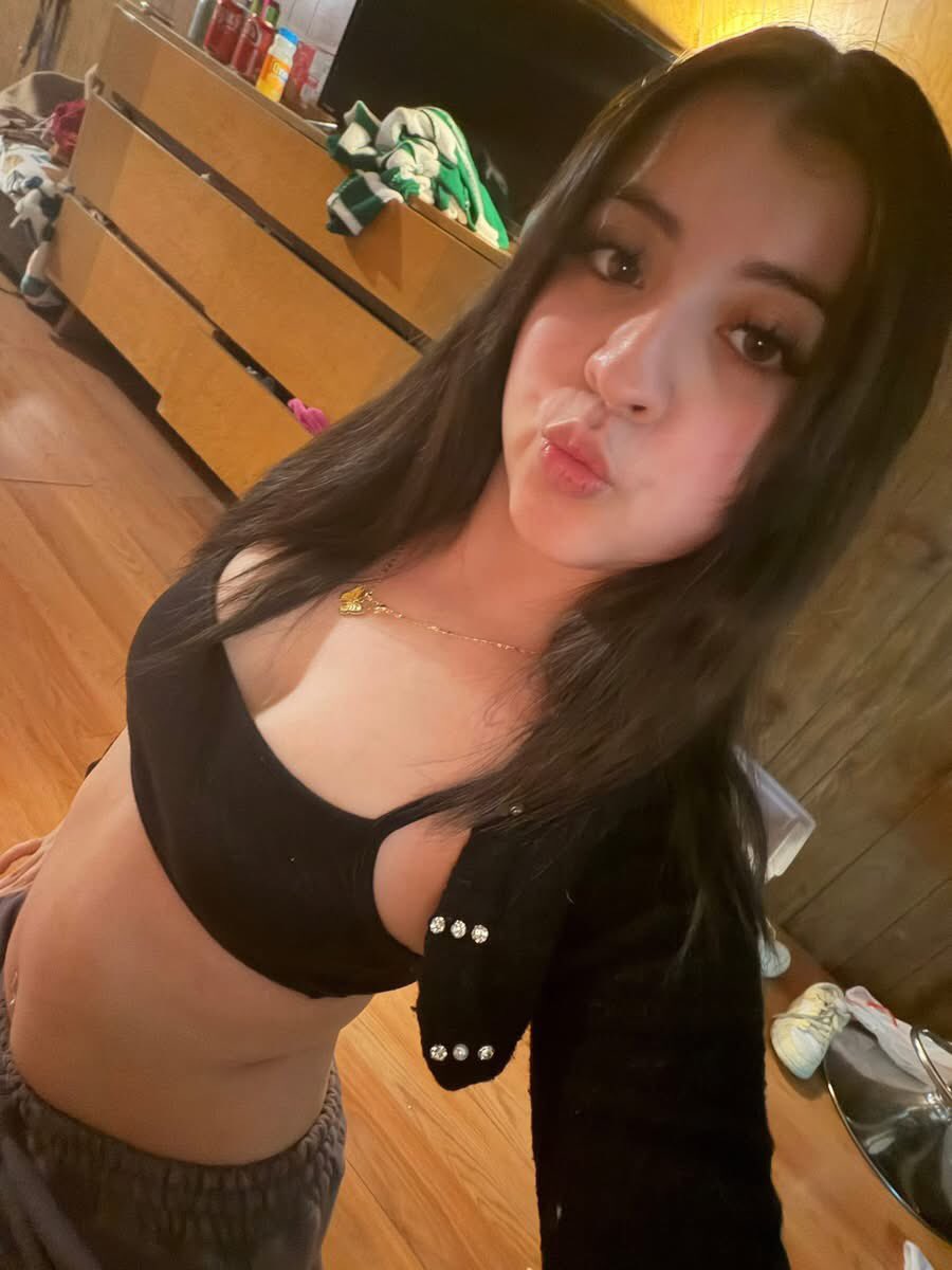 Natalia69354071's tweet photo. Que dice él publico me abro una página de onlyfans Si o No https://t.co/VCoyVpOFIH