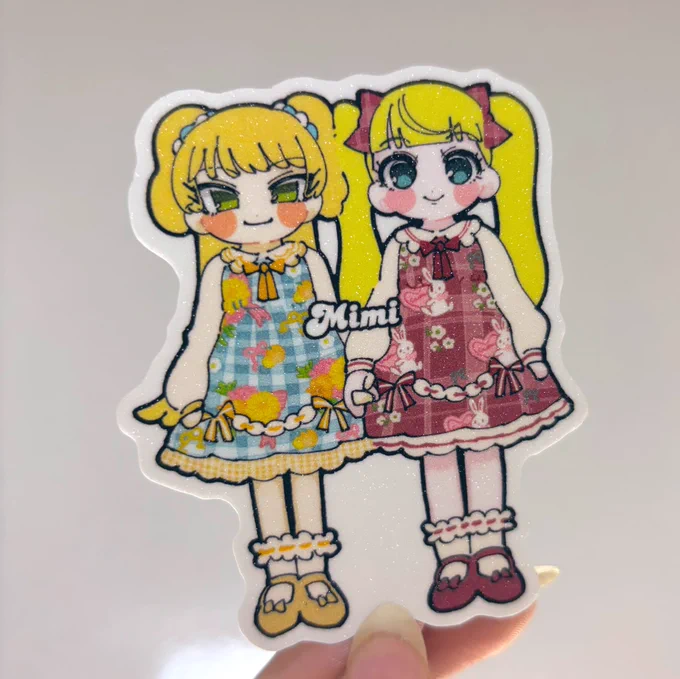 やばい!!!間に合いました!!! ちょっとぷっくりしたクリアシールと、ちょっとキラキラしたステッカーです お品書き作り直して梱包します( ; ; )明日持っていきます〜!発色きれい! #MBF17