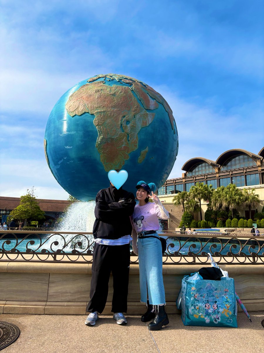 72umi2's tweet photo. GW早取りして
横浜〜ディズニー旅行に行ったよ🤭💕
仕事忙しかったので
久しぶりにお出かけできて嬉しい🫶

久しぶりのディズニーシー楽しかった🌏
午前中は大雨だったけど、そのおかげで乗り物空いてたからチート使って７つも乗り物乗れた💸
午後はめっちゃいい天気でした☀️ https://t.co/dspSF9UvBQ
