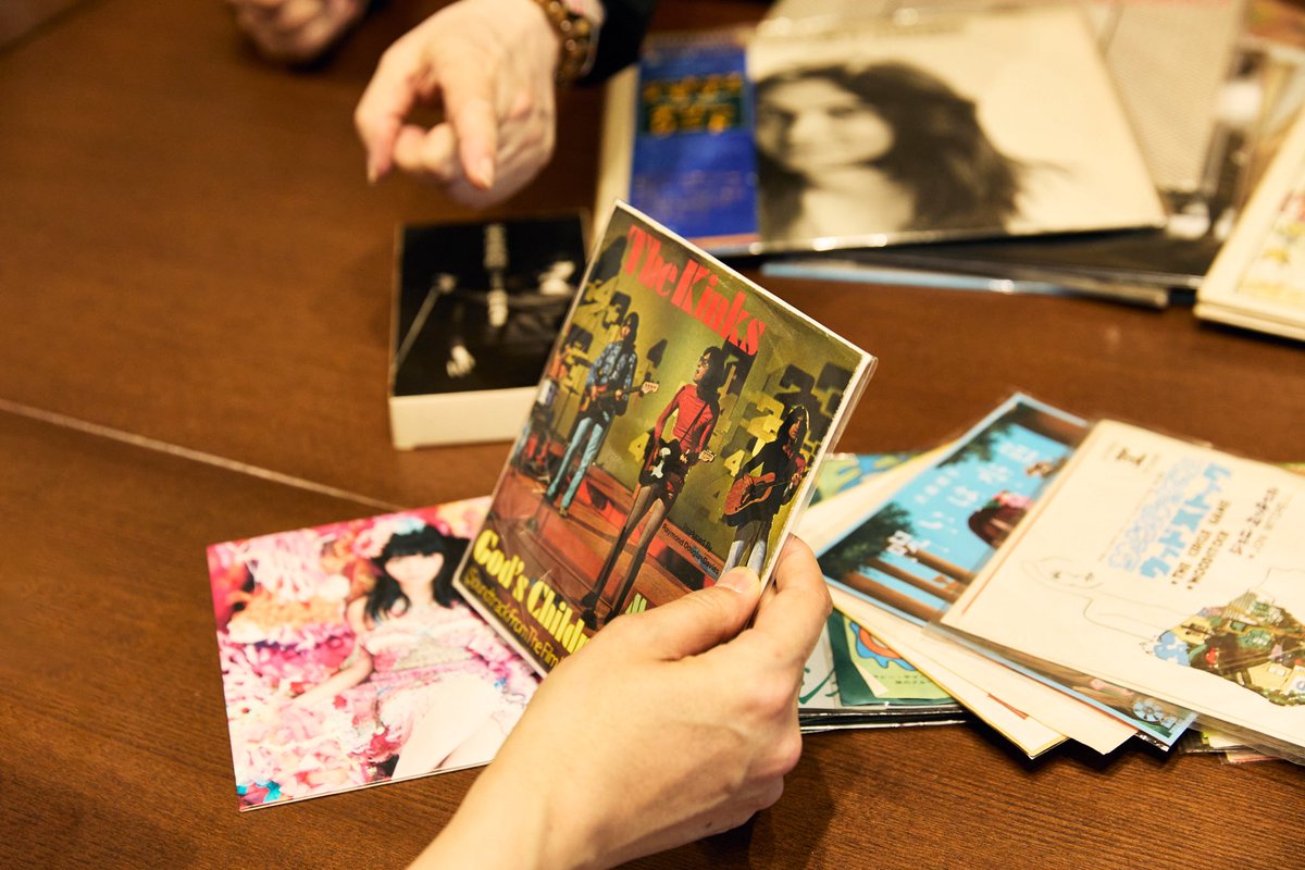 ethology_media's tweet photo. 【後編】演芸に親しみ文芸を通過して音楽へと回帰する、カーネーション・直枝政広 

ロックバンド・カーネーション Vo. &amp; G. 直枝政広による随筆集『甘い泡のような記憶』。

インタビュー後編では、演芸、文芸、音楽からの影響を軸に、その思考と体験を掘り下げていく。

https://t.co/96c8cScjlz https://t.co/CQ5OUOB1XF