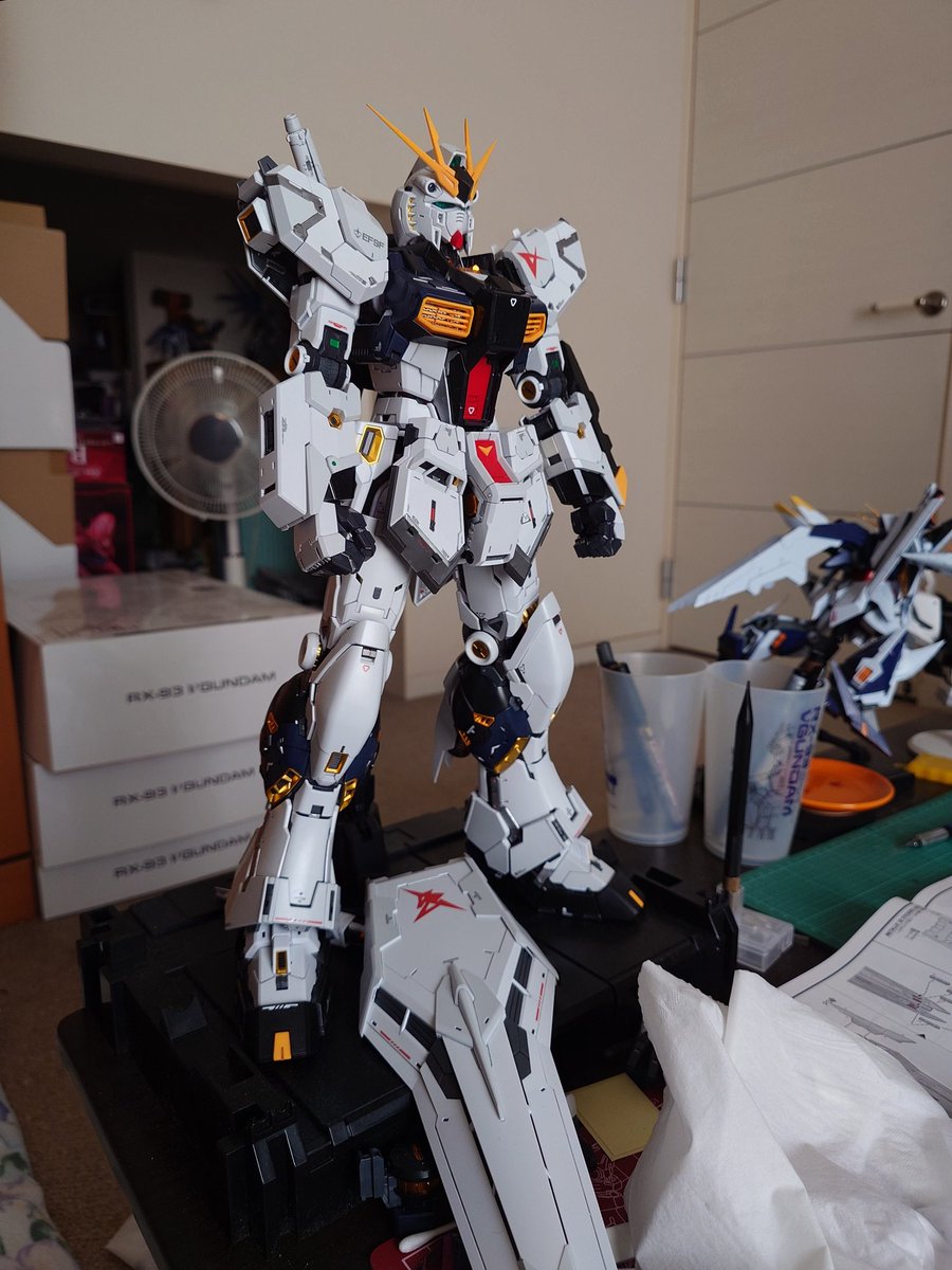 うひょー
PGUνガンダムかっけー！
パチ組みでもこの出来映えエグいね
背景こだわらなくてもこの存在感で誤魔化せちゃうね
たまにはこんなポストもしてみよう

＃ガンプラ