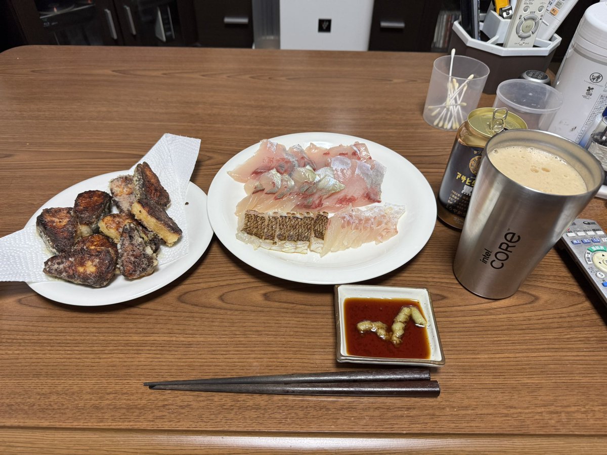 コウ tweet media