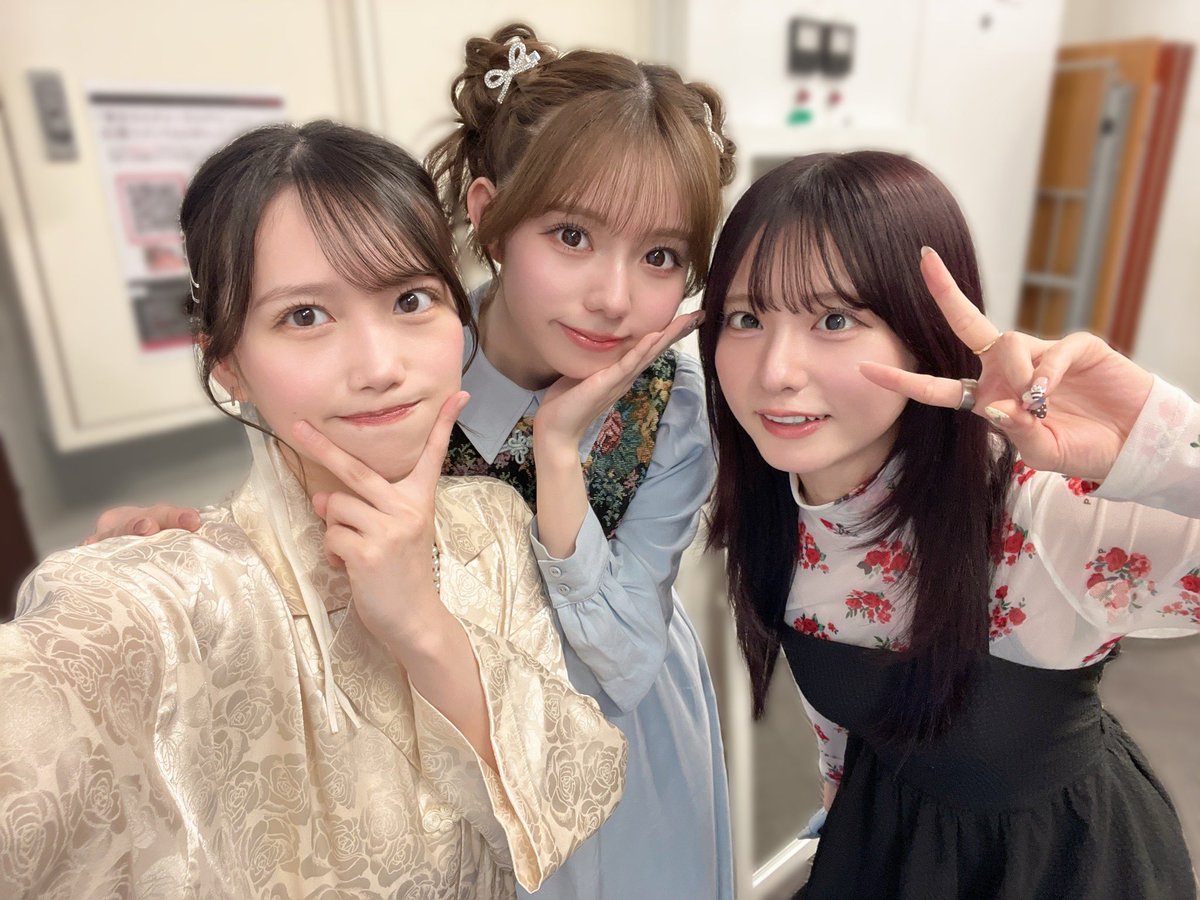 rihonyan103's tweet photo. 「#りほにゃん酒Bar Vol.5」

昼のゲストは、おーりおと真尋
夜のゲストは、引き続き真尋と田崎！
あたくしたちというダイヤモンドの
プリティートークを聞いていただき
ありがとうございまプリンセス👸

好きで溢れた幸せ時間‼️
本当に大感謝祭‼️
ほな、お後がよろシェイようで……
いつもありがとね https://t.co/HKsBbjWKgz