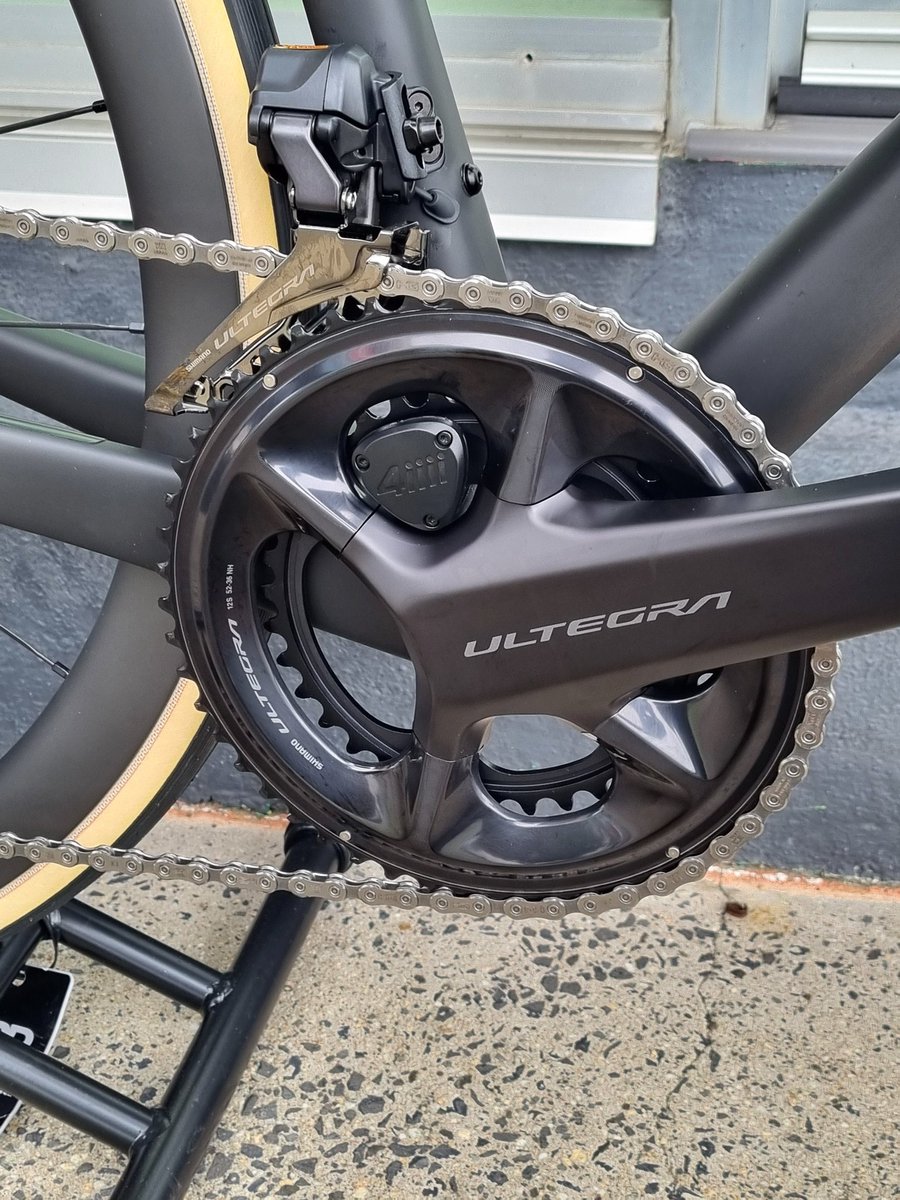 OliverWacek's tweet image. CERVELO R5 Shimano Ultegra DI2 12Speed, 
Reserve carbon wheelset 34/37 TLR
4iiii Powermeter 
Absolutely stunning lightweight CERVELO,
and.... the customer took it home. CONGRATULATIONS on your new CERVELO R5.
You will see it in Cairns. 🚴‍♂️🚴‍♀️🚴
•
#cervelo #lightweight #cycling