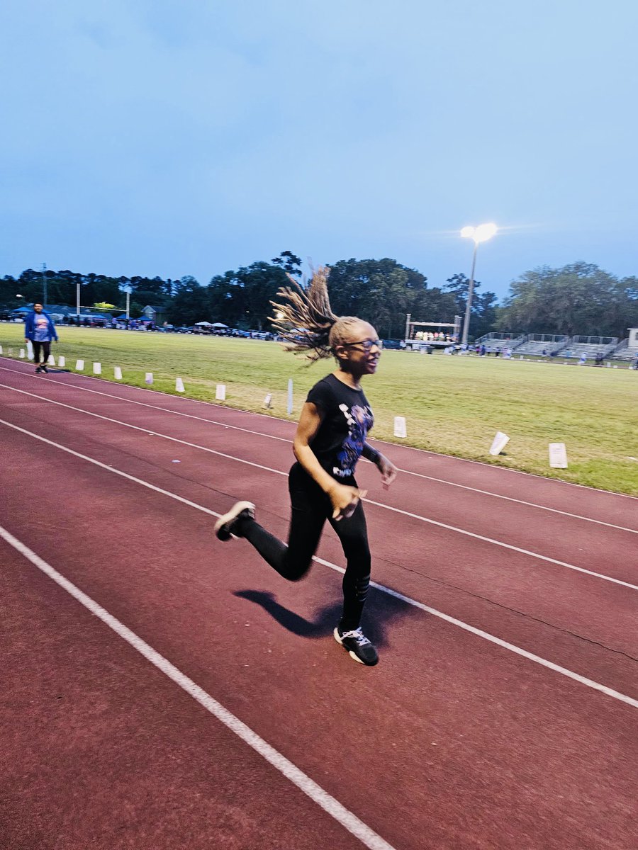 akjohnsonEdS's tweet photo. Our Girls on the Run (LeadHERship Club) representing at the Liberty County Relay for Life supporting the American Cancer Society!! These young ladies did an amazing job!!! The work doesn’t stop here! Let’s continue to support the fight against cancer!🙏🏾💙 https://t.co/6PSdLt1Mbz