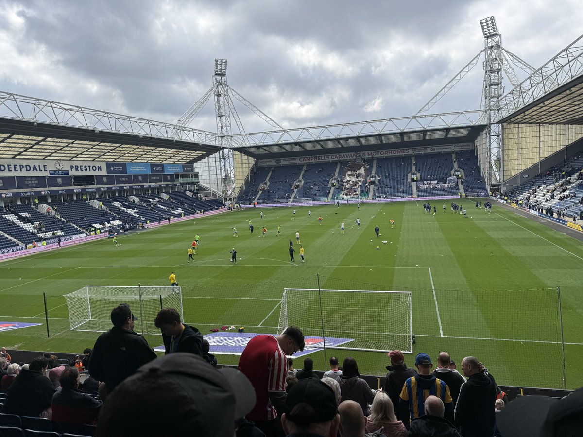 fishysaints's tweet photo. Very simple journey up and managed to get parked 5 mins from ground🙌 All I hope is no injuries today🤞🟡🔵🟡🔵 #SaintsFC #awaydays https://t.co/uIuqAC17Rl