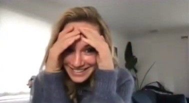 bensonskadee's tweet photo. LAURA IS SO STUNNING I LITERALLY JUST FUMBLED IN FRONT OF HER https://t.co/BcCgpPb6Gu