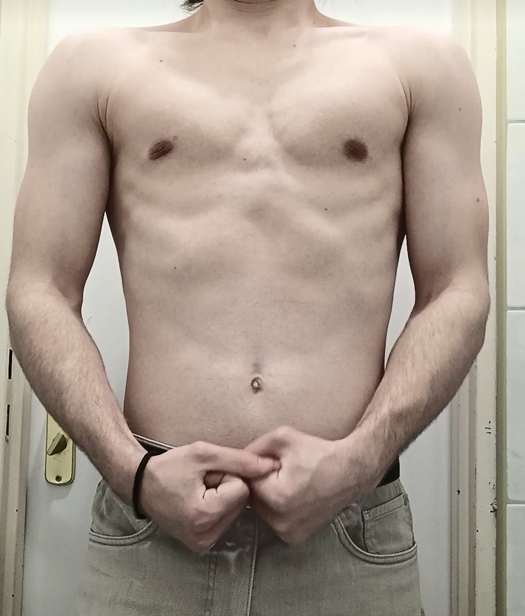 AP220527's tweet photo. Looking good after training💪
🇵🇱Dobrze wyglądam po treningu💪 https://t.co/7gmC6QJpkK