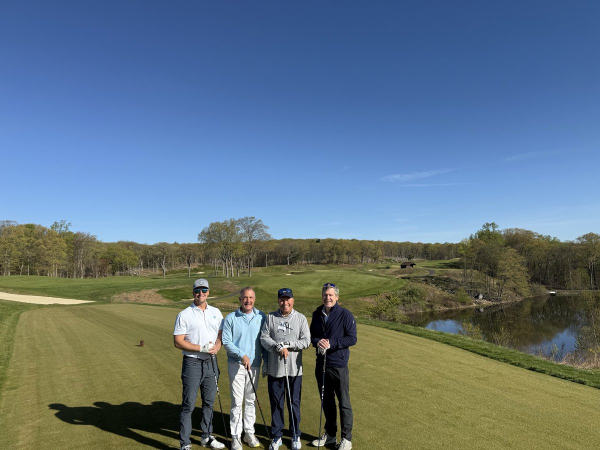 Yale Golf Course tweet media