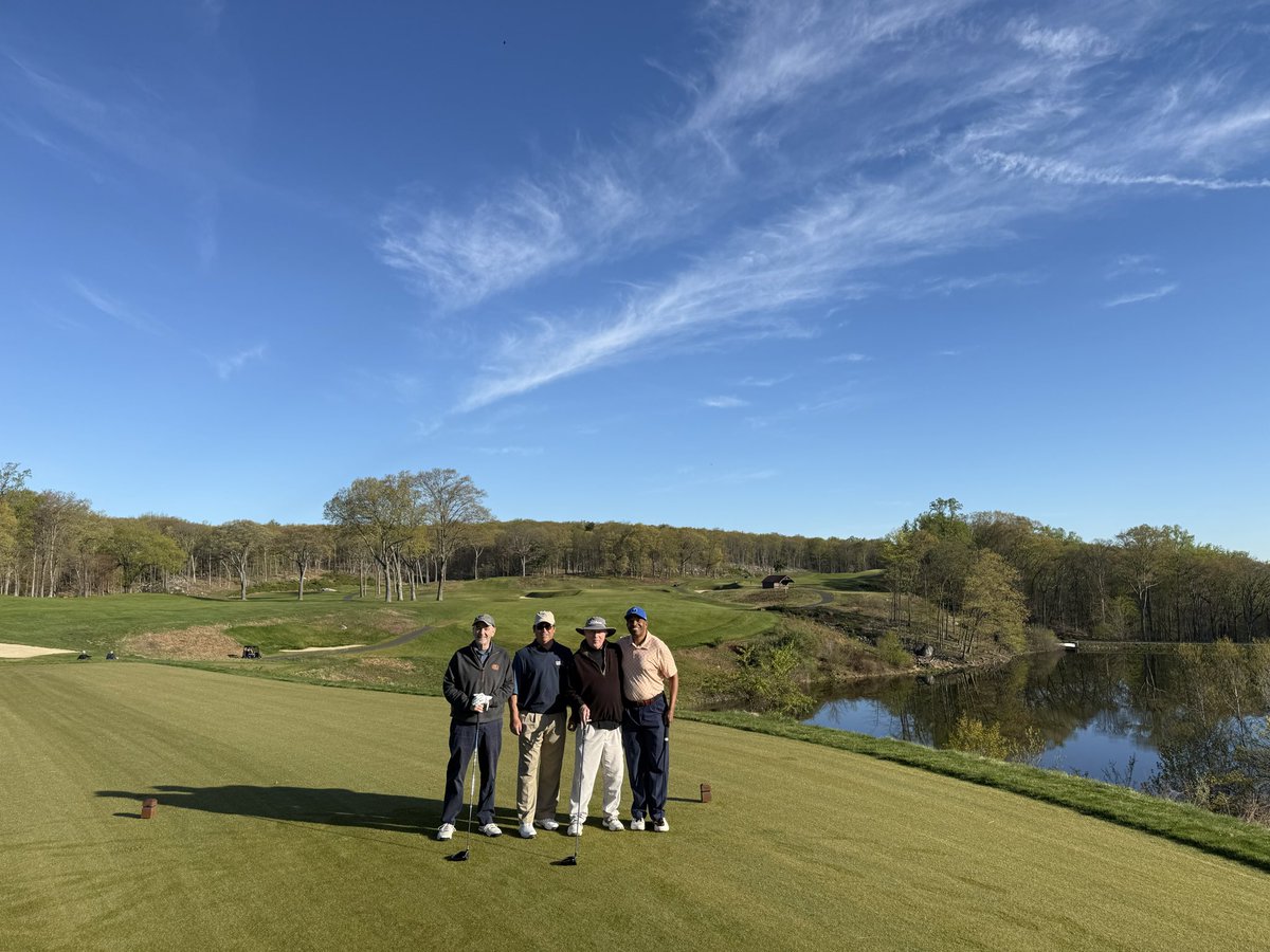 Yale Golf Course tweet media