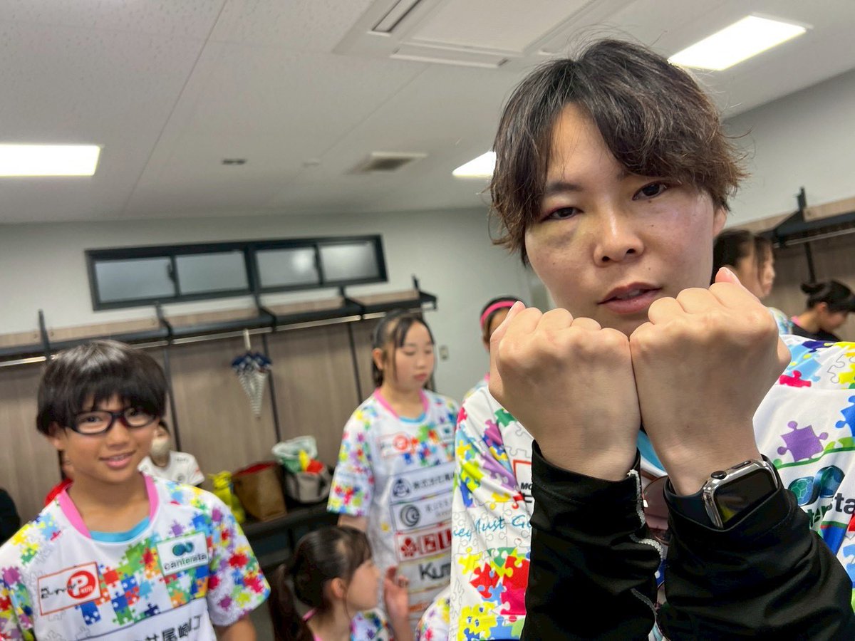 HanamiKawabe's tweet photo. 今日はU-15リーグ開幕戦！
vs Flaps Frau合同チーム
6-1で勝利👏👏

今日の試合前の補食には
宇野青果さんのバナナ🍌食べてみんな頑張ってました！
私は目が前節で腫れてるので、サングラスして参戦🙏

明日は関西リーグ🔥
応援お願いいたします🙇

#KYOTOTANGOQUEENS
 #宇野青果のバナナ
#U15 https://t.co/YNMOK6MIqw