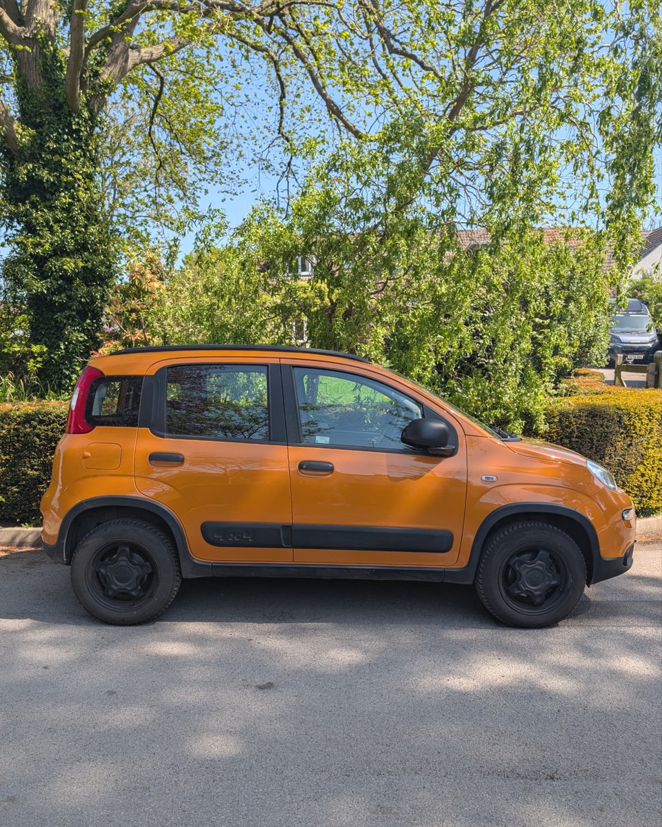 autobunker_OG's tweet image. The love for a Fiat Panda 4x4 is always strong on the Autobunker channel, spotted this one out on a stroll yesterday. Here's a reel of all Panda 4x4s I spotted on a ski trip as welll... told you it was strong!

youtube.com/shorts/m6PPUNH…

#fiat #panda #4x4 #offroad #classiccars