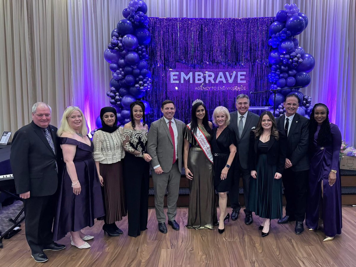 BradWButt's tweet photo. Pleased to join many of my colleagues at the @Embrave_ca Celebrave Gala working to end gender based violence and support families in our community. https://t.co/LsWUOXQLNV