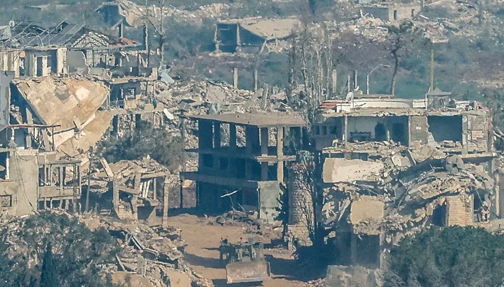 AnnaharEn's tweet image. #Opinion: #Lebanon faces a turning point as #US-backed direct talks with Israel promise guarantees, while #Iran and #Hezbollah reject the plan and deepen confrontation, raising the stakes for the country’s future. - @fareskhachan1 

Read the article: annah.ar/305838