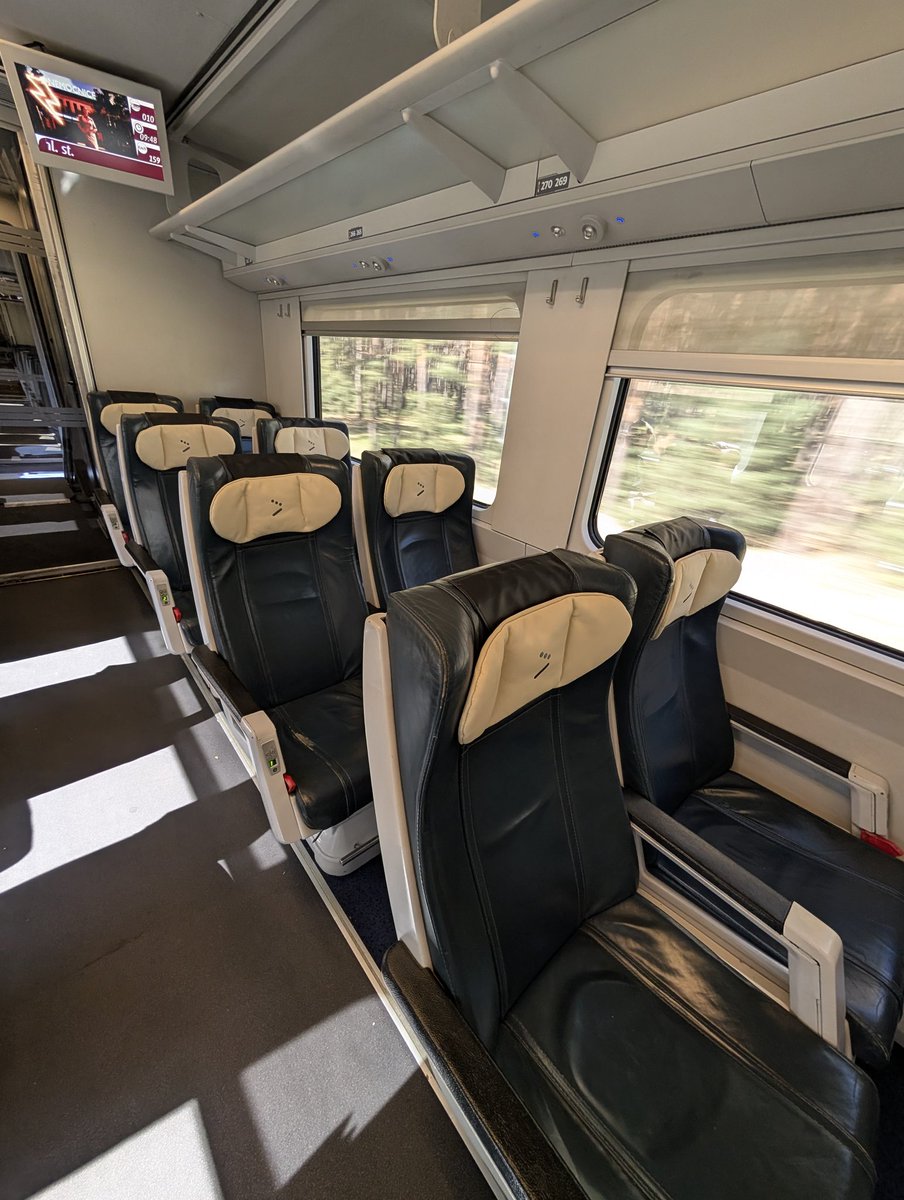 Simply Railway tweet media