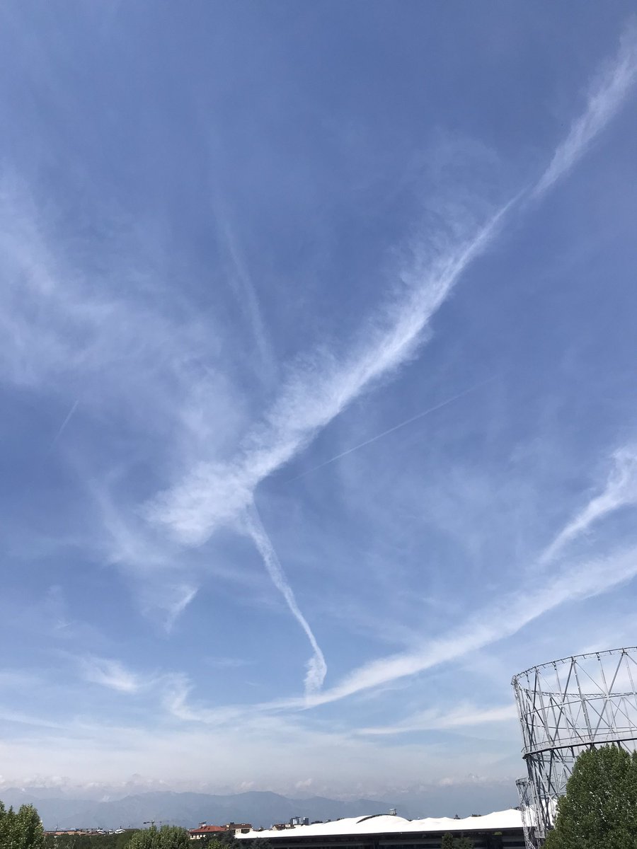 VPrivaci's tweet image. Aggiornamento 
#chemtrails
#bastardi