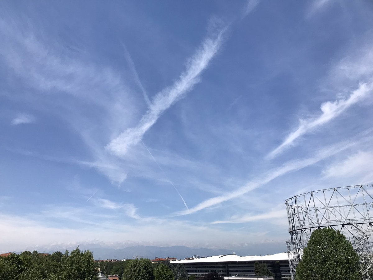 VPrivaci's tweet image. Aggiornamento 
#chemtrails
#bastardi