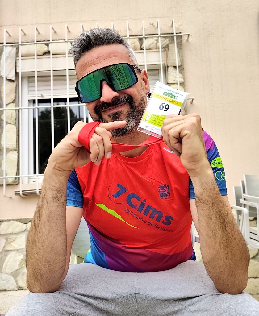 auditore83_'s tweet photo. Todo listo para el @7cims y sus 56 km con el dorsal n°69.
¿Me dará suerte? Seguro que sí! 😂
#7cims #56km #durodecojones #porquintavez #noaprendo #wecandoit #hiking #hikingadventures https://t.co/vcD85LYIHi