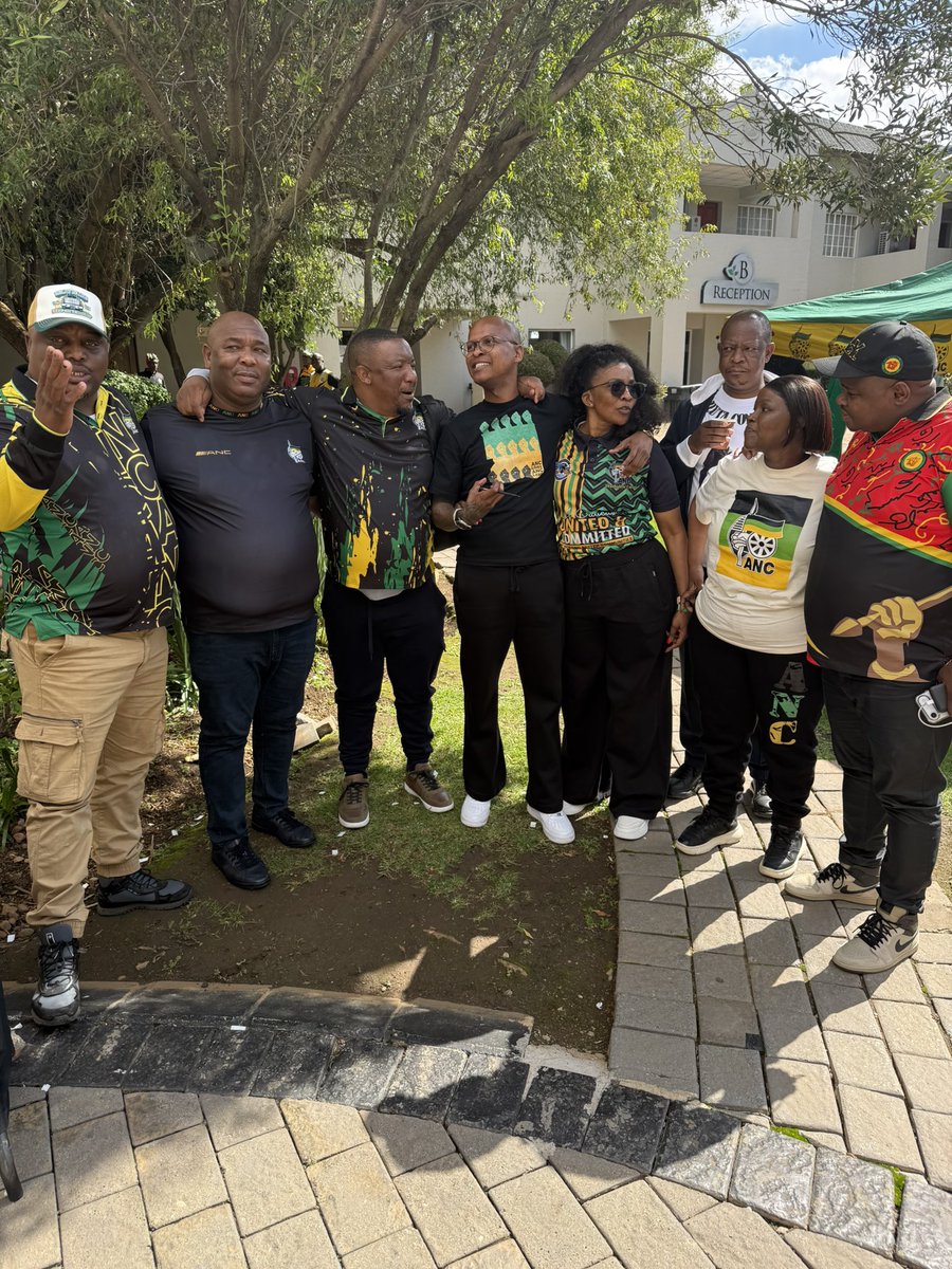 Nsizwa Mekgwe tweet media