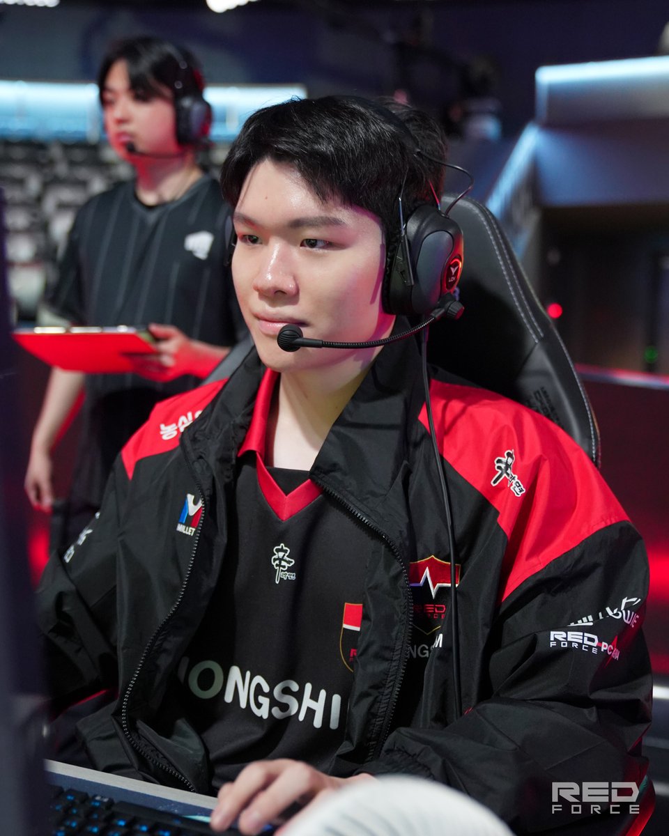 NS RedForce tweet media