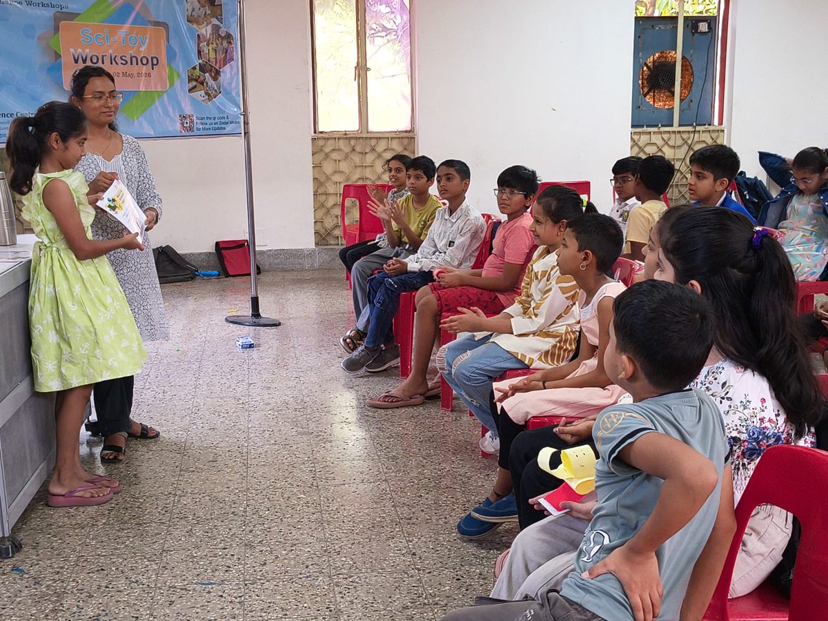 RamanCentre's tweet photo. 🧩🔬 Concluding Session – Sci-Toy Workshop (Batch 1) at @RamanCentre, a unit of @ncsmgoi @MinOfCultureGoI  🎉
Students received certificates after a fun, hands-on journey of learning through creative science toys! ✨
#SciToyWorkshop #STEMFun #RamanScienceCentre #LearningByDoing https://t.co/7vcy1UvHSd