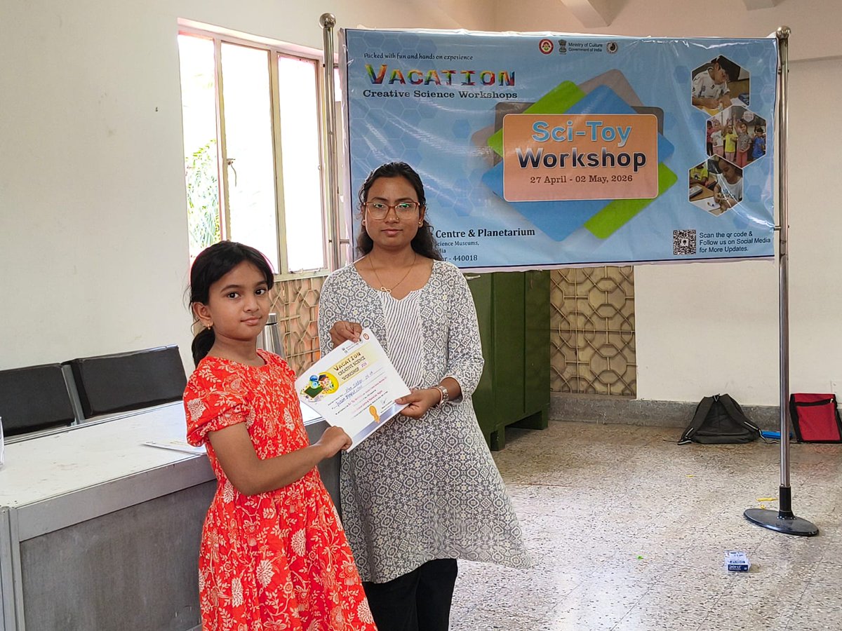 RamanCentre's tweet photo. 🧩🔬 Concluding Session – Sci-Toy Workshop (Batch 1) at @RamanCentre, a unit of @ncsmgoi @MinOfCultureGoI  🎉
Students received certificates after a fun, hands-on journey of learning through creative science toys! ✨
#SciToyWorkshop #STEMFun #RamanScienceCentre #LearningByDoing https://t.co/7vcy1UvHSd