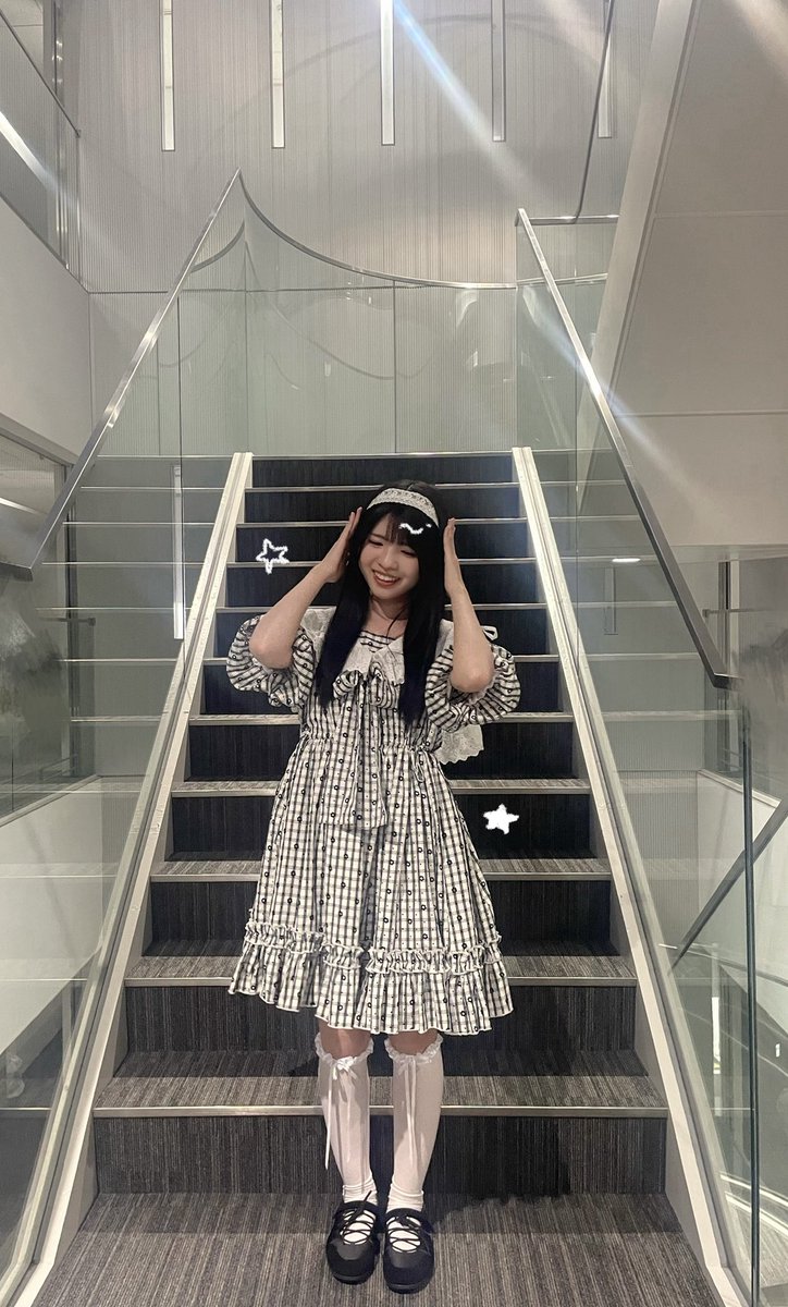 iko_hiyama's tweet photo. リアル特典会ありがとうございました໒꒱

今日のために買った新しいお洋服！！⭐️どうですか～～？？

 #いこの保護者 https://t.co/GauEJFgU68