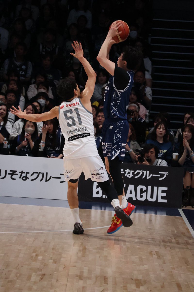 む tweet media