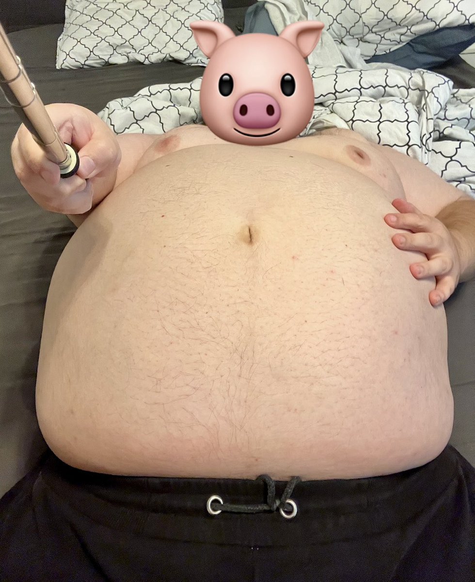 WAvalanche33's tweet photo. Goon for the fat belly  #weighgain #gainer #feedism #bigbelly #fatty https://t.co/kLTdesp8d5