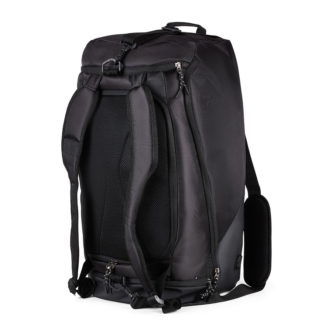 epsportsltd's tweet image. From the changing room to the pitch side, the Chadwick Holdall Hybrid has your kit sorted. Spacious, durable, built for match day. Available at East Point Sports. Get yours 👟 #Teamwear #FootballKit #SportsBag #MatchDayPrep #TrainingEssential