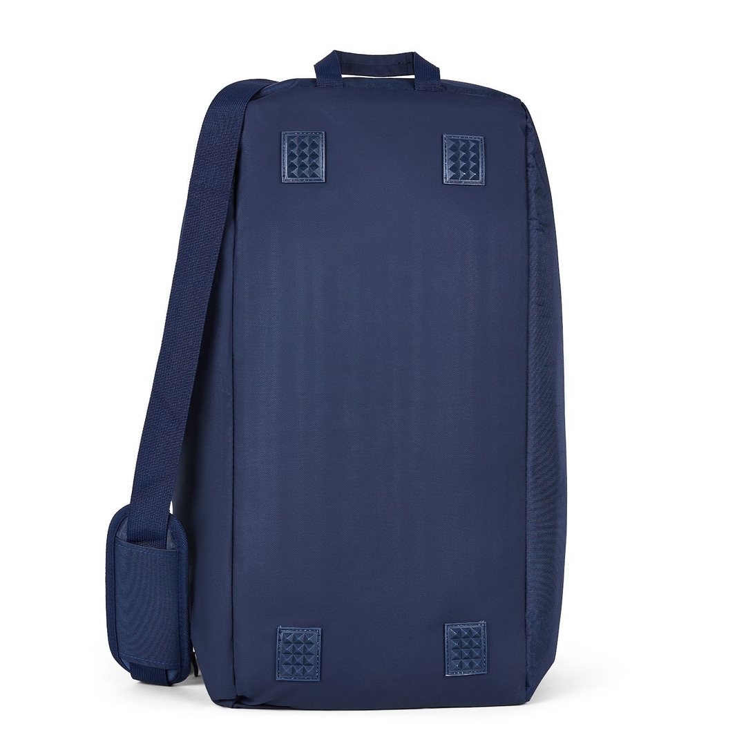 epsportsltd's tweet image. From the changing room to the pitch side, the Chadwick Holdall Hybrid has your kit sorted. Spacious, durable, built for match day. Available at East Point Sports. Get yours 👟 #Teamwear #FootballKit #SportsBag #MatchDayPrep #TrainingEssential