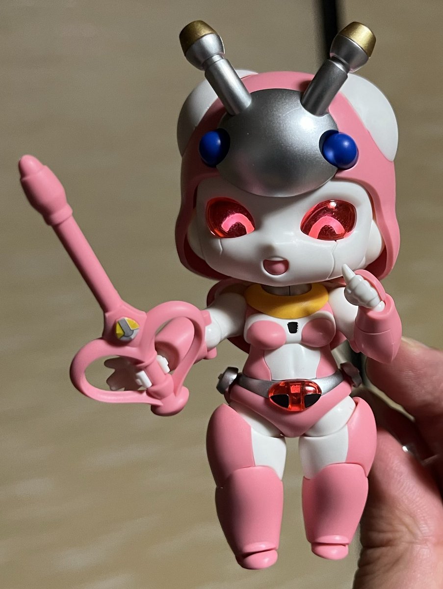 tCJnkALJMLjJWQ1's tweet photo. テントリーナちゃん完成
まさか目が光るとは…しかもオンオフができず、振動を受けると一定時間光る仕様
(説明書に記載がなく、WAVEの公式HPにも書いてないので混乱した😵💫)
#QOSMOS #カブタック #テントリーナ https://t.co/WMyOIdavBW