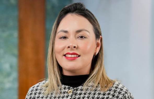 perezdiazmx's tweet photo. #ÚLTIMAHORA 🔴 | Yeraldine Bonilla Valverde fue designada por el @congresosinaloa como gobernadora interina, tras la licencia de Rubén Rocha Moya para enfrentar las acusaciones de EE.UU. por narcotráfico. 

Bonilla era secretaria de Gobernación y ha sido dos veces diputada. https://t.co/SqtTs1w7cl