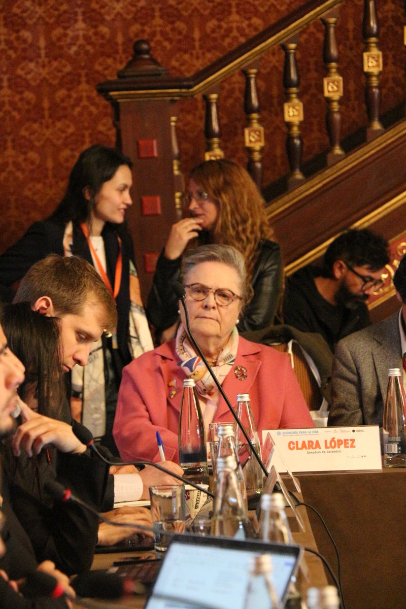 Clara López Obregón tweet media