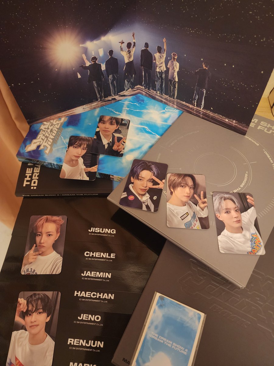 Theaaa1229's tweet image. Dream the Future book arrived 

#tds4 #nctdream