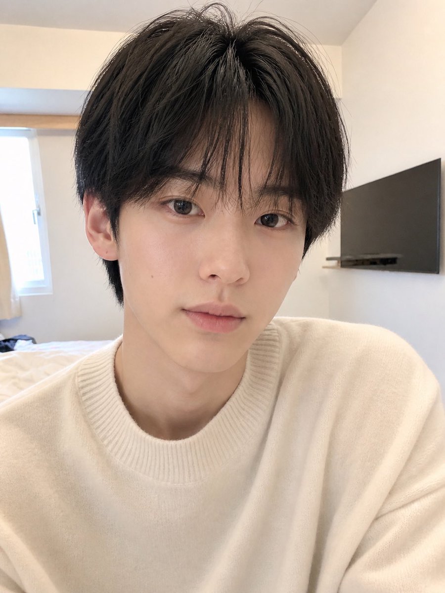 jujunllll's tweet image. AIに作らせた、作画同じ男がこれらしいんだけど知人にいたら紹介してください
#拡散希望
#AI