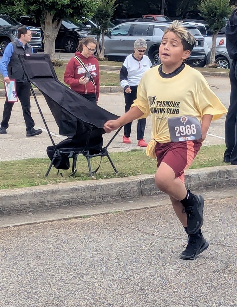TadmoreES's tweet photo. Our Tadmore Running Club showed their team spirit, determination, and dedication at the Fit Families 5K! Their awesome team shirts curtesy of Pipe Dream Prints! https://t.co/k6Z4ABqsu7