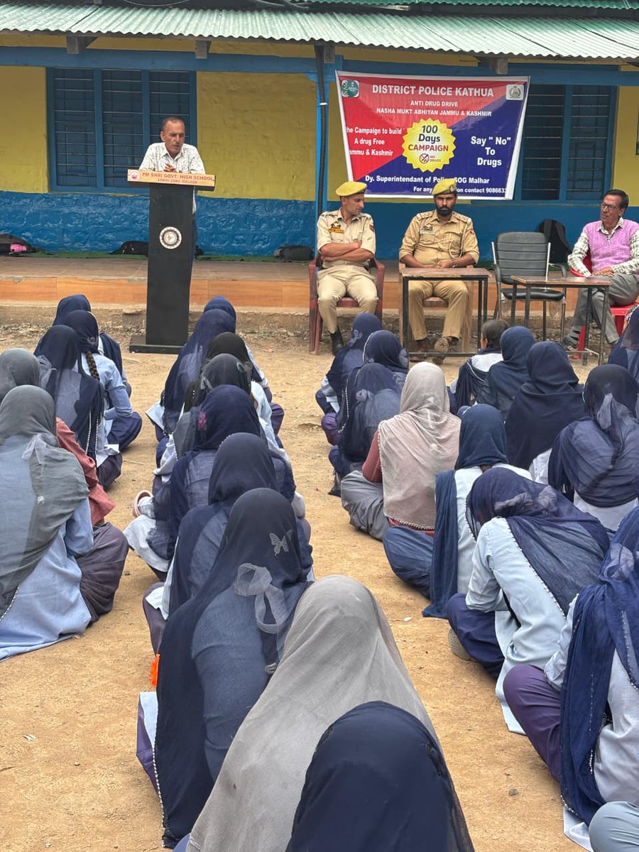 KathuaPolice's tweet image. #NashaMuktJammuKashmir
 KATHUA POLICE CONDUCTED #ANTI- DRUG AWARENESS PROGRAMMES AT BASOHLI &amp;amp; LOHAI #UNDER NASHA MUKT ABHIYAN.
@JmuKmrPolice
@ZPHQJammu
@DigJsk @mohita_ips