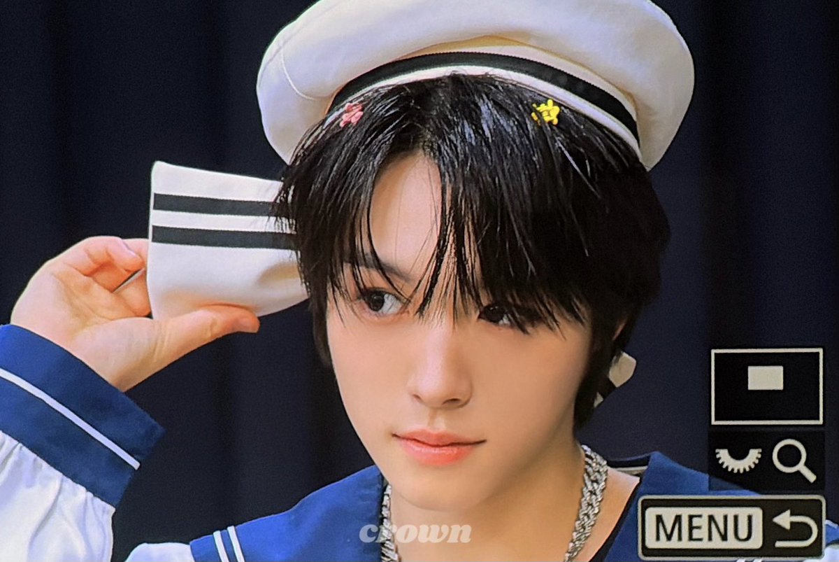 crown tweet media