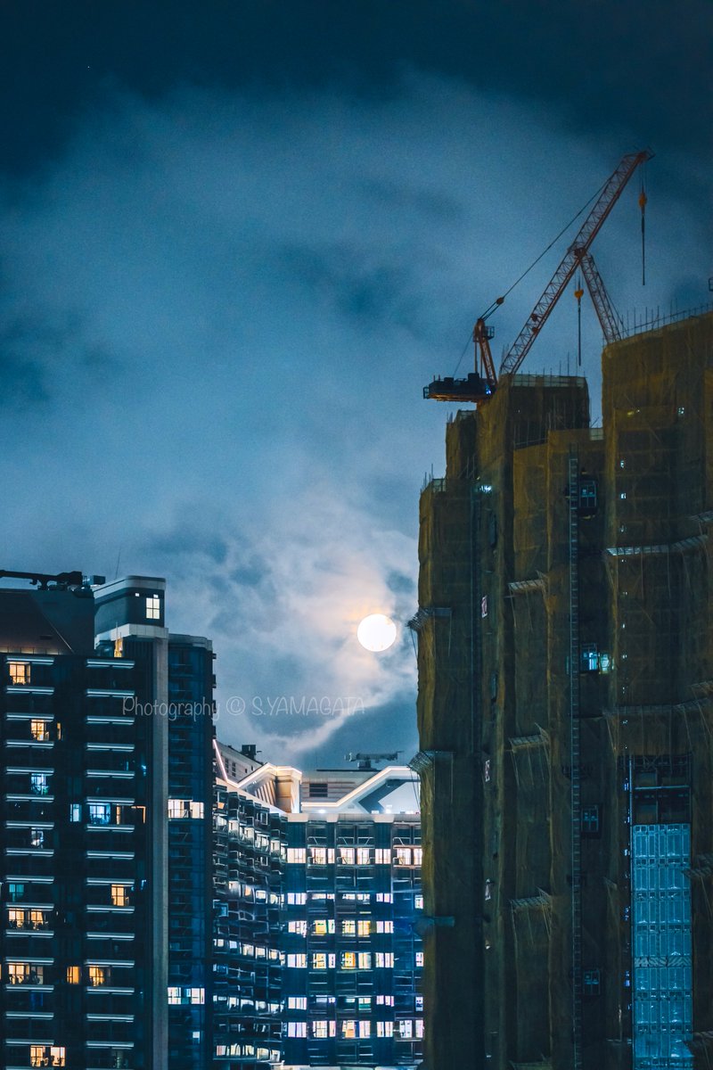 zirosou's tweet image. find out in Kai Tak night #hongkong #宗次郎