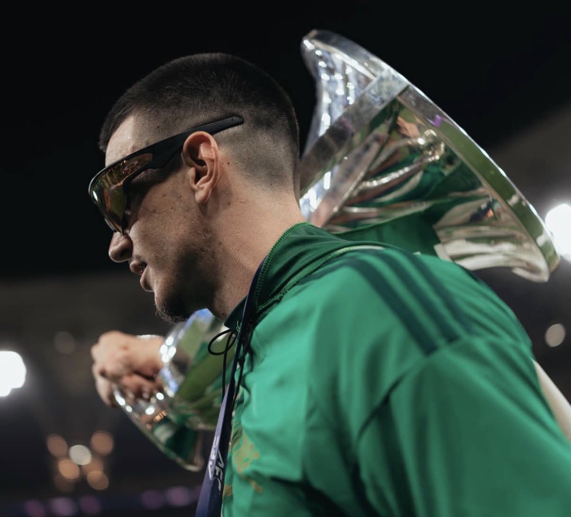 أ | Campeones de élite tweet media