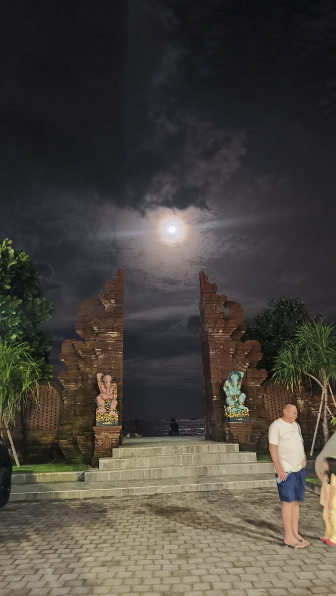 @igoloo_bali tweet media