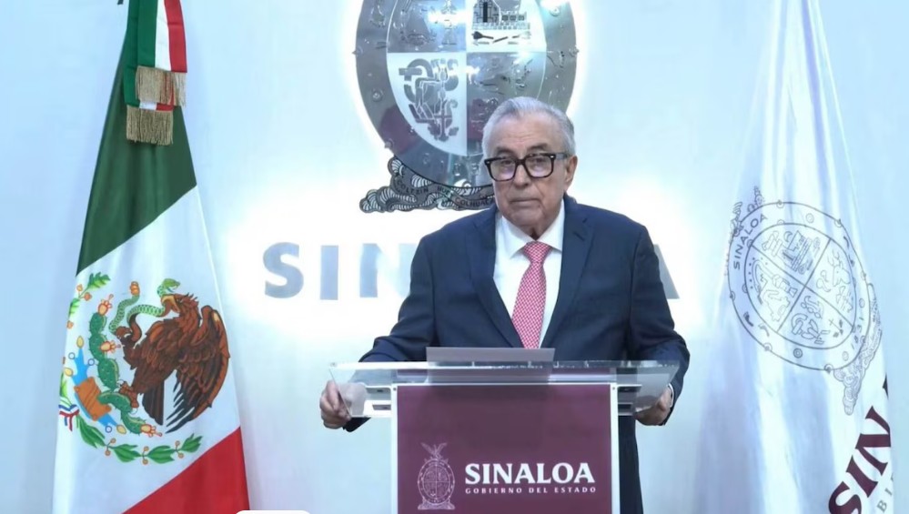 ruletarusa_mx's tweet image. El gobernador morenista de Sinaloa, #RubenRochaMoya, anunció hoy su #separación del #cargo para que la FGR lo investige. El Departamento de Justicia de Estados Unidos lo acusa de tener vínculos con el narco y proteger a 'Los Chapitos', junto con 9 funcionarios más.