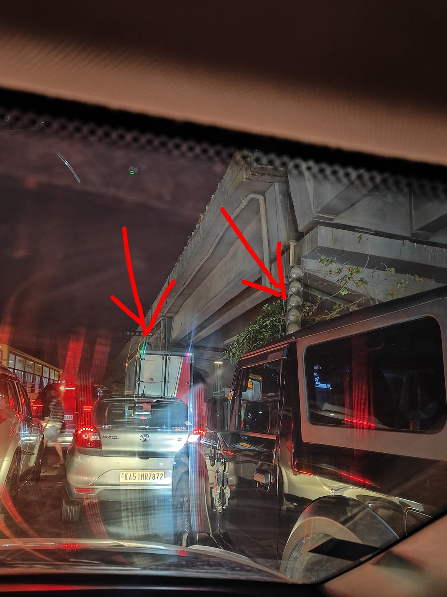 AD_1979's tweet photo. Sir , As you are aware there is Heavy traffic congestion at Chandapura Circle throughout the day. Though Traffic signals are installed but not operational, This is causing long delays. Request @blrcitytraffic to activate the signals at the earliest for better traffic management. https://t.co/7o7vmuOfxf